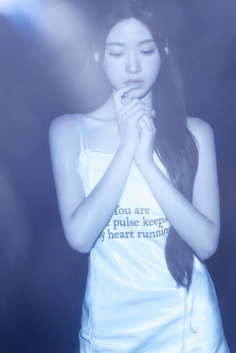 RESCENEofficial's tweet photo. RESCENE [PULSE] Concept Photo B #ZENA 

4th Mini Album [PULSE]
🪽2026.11.03 6PM (KST)

#RESCENE #리센느 #リセンヌ 
#PULSE https://t.co/Ym0Rk8WF84