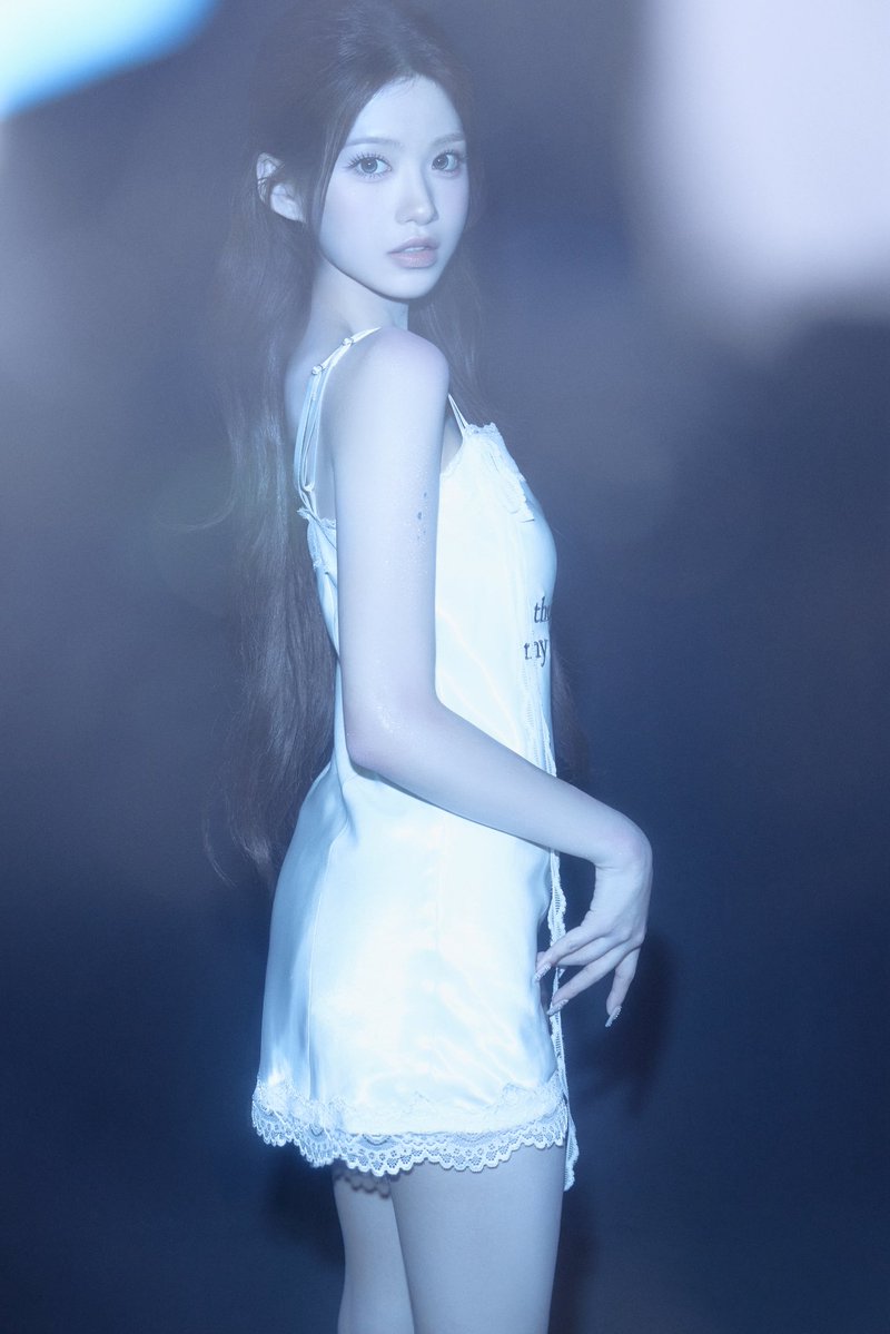 RESCENEofficial's tweet photo. RESCENE [PULSE] Concept Photo B #ZENA 

4th Mini Album [PULSE]
🪽2026.11.03 6PM (KST)

#RESCENE #리센느 #リセンヌ 
#PULSE https://t.co/Ym0Rk8WF84