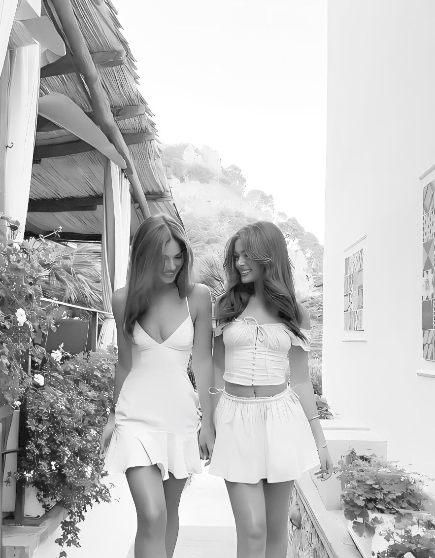 swanvielle's tweet photo. You are my warm hug, my comfort, my safe place, my home. I hope you always know how deeply loved and cherished you are, because having you in my life is a gift I’ll never take for granted. I love you more than words could ever explain, just so you know, u are my honeybee. 🤍 ily. https://t.co/yhl25sWOuL