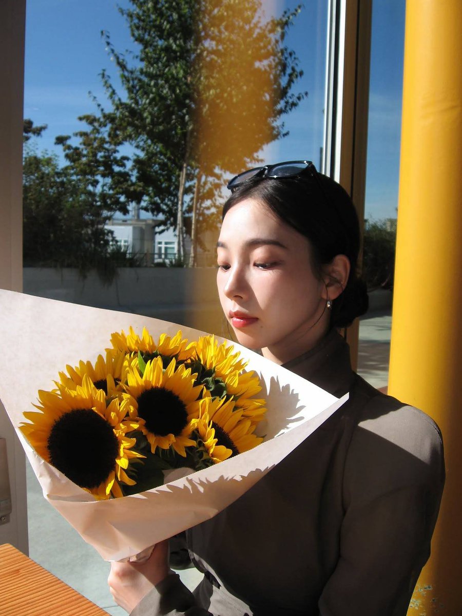yoojjmn's tweet photo. @IVELands selamat comebackk yaa adik adik cantikk! 🫶🏻 konsepnyaa bagus banget sangat fresh dan cocok banget sama kaliann, lagunya juga baguss. sukses terus yaaa! <33 

LCK IS OUT NOW
#IVE #아이브 #LCK_IS_OUT
#LooksCanKill #룩스캔킬 https://t.co/8CVodicuFY