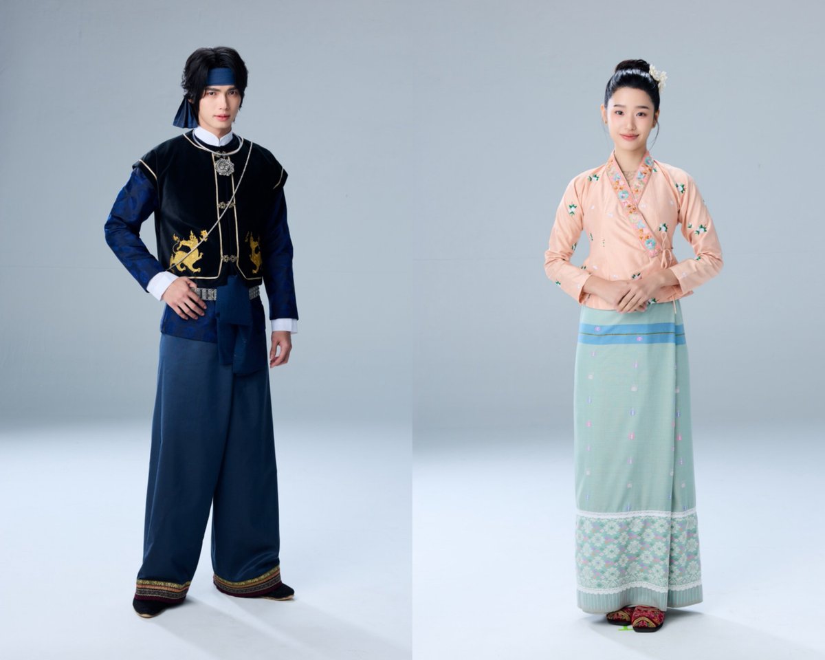 _24News_'s tweet photo. เรื่องย่อ Scarlet Heart Thailand ปาฏิหาริย์ข้ามกาลเวลา 
กำกับโดย ขนิษฐา ขวัญอยู่
ผลิตโดย จีเอ็มเอ็มทีวี
ทุกวันพุธ-พฤหัสบดี 20.30 น. one31 
ดูย้อนหลัง แอป oneD เวลา 21.45 น. 
เริ่มตอนแรกวันพุธที่ 4 พฤศจิกายนนี้

#ScarletHeartTH #winmetawin #tontawan #Tawan_V #fforce_ #mynameisnanon #PerthTanapon #phuwintang #Fourthnattawat 

เมื่อ “นาบุญ” (ตู ต้นตะวัน) หญิงสาวยุคปัจจุบันที่ผิดหวังจากความรัก อธิษฐานขอให้พบรักแท้ แต่โชคชะตากลับพาเธอย้อนเวลาไปอยู่ในร่างของ “ฟองนวล” (ตู ต้นตะวัน) หญิงสาวชั้นสูงแห่งเมืองอัลฬาวี ทำให้เธอต้องเข้าไปพัวพันกับการแย่งชิงอำนาจของเหล่าเจ้าชายทั้ง 7 อย่างหลีกเลี่ยงไม่ได้
ท่ามกลางความรัก ความสัมพันธ์ และโชคชะตาที่ไม่อาจหลีกหนี เธอจะเปลี่ยนแปลงชะตากรรมที่ถูกลิขิตไว้ได้หรือไม่ ติดตามได้ในซีรีส์พีเรียดฟอร์มยักษ์แห่งปี “Scarlet Heart Thailand ปาฏิหาริย์ข้ามกาลเวลา” ทุกวันพุธ-พฤหัสบดี เวลา 20.30 น. ทางช่อง one31 ดูย้อนหลัง แอป oneD ที่เดียว เวลา 21.45 น. เริ่มตอนแรกวันพุธที่ 4 พฤศจิกายนนี้ #GMMTV #ScarletHeartTH

รายชื่อนักแสดง

ต้นตะวัน ตันติเวชกุล           รับบท  นาบุญ / ฟองนวล
เมธวิน โอภาสเอี่ยมขจร      รับบท  เมืองฟ้า
กรภัทร์ เกิดพันธุ์                 รับบท  แสนเทพ
ตะวัน วิหครัตน์                   รับบท  อินทราช
ณัฐวรรธน์ จิโรชน์ธิกุล         รับบท  จอมหาญ
ภูวินทร์ ตั้งศักดิ์ยืน              รับบท  ฟ้าฮ่าม
ธนพนธ์ สุขุมพันธนาสาร      รับบท  กองไท
จิรัชพงศ์ ศรีแสง                  รับบท  ผาเวียง
พรรษา วอสเบียน                รับบท  หงส์คำ
ชนิกานต์ ตังกบดี                รับบท  บัวสาย

ณัชชา เชื้อแดง                   รับบท  ดาวแก้ว
รัตท์ริชา ประภากิติ             รับบท  หล้า / เอวา
สรัลชนา อภิสมัยมงคล        รับบท  มณีทิพย์
ทรงสิทธิ์ รุ่งนพคุณศรี          รับบท  เจ้าหลวงพญาไชยแสนลือ
อาภาศิริ นิติพน                 รับบท  เทวีสุคันธา
ราศี ดิศกุล ณ อยุธยา          รับบท  เทวีเชียงลออ
ปิติศักดิ์ เยาวนานนท์           รับบท  โหรพรมยา
สรวงสุดา ลาวัณย์ประเสริฐ   รับบท  หอมจัน
นภัสรัญชน์ มิตรธีรโรจน์       รับบท  หมื่นอิน

[Official Trailer] Scarlet Heart Thailand ปาฏิหาริย์ข้ามกาลเวลา https://t.co/ktFTCqm8hz