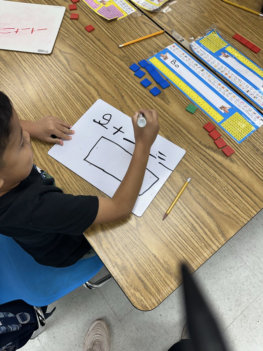 Jacqueline19633's tweet photo. @BarronEPISD #mathmanipulatives #adding https://t.co/08xHKIDbBG