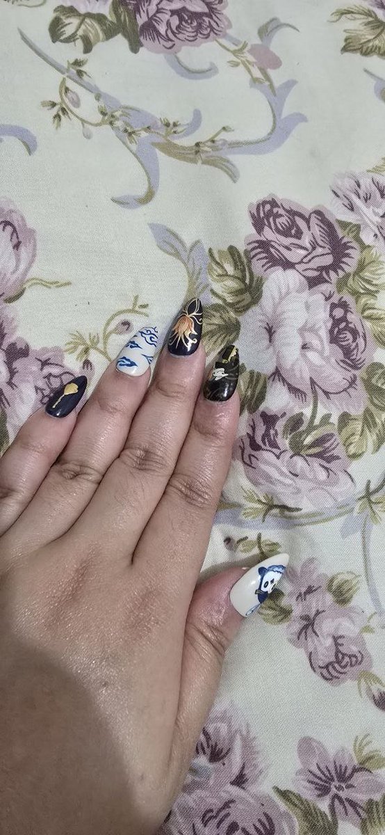 chaikoffietea's tweet photo. Eh ini boleh pake tag fanart ga ya? If cannot let me know so I can take it down.

My nail set commis from @nailsociate has arrived~

#NakuLukis #PourtraitSagara  #NakulaNalendra #SadewaSagara https://t.co/bc2VuBLPYl