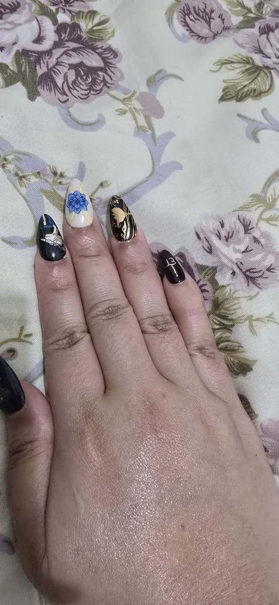 chaikoffietea's tweet photo. Eh ini boleh pake tag fanart ga ya? If cannot let me know so I can take it down.

My nail set commis from @nailsociate has arrived~

#NakuLukis #PourtraitSagara  #NakulaNalendra #SadewaSagara https://t.co/bc2VuBLPYl
