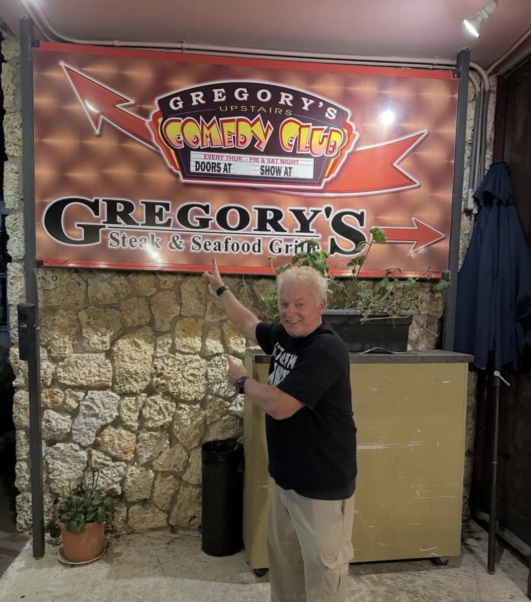 Dennyscomedians's tweet photo. #StandUpComedy time for @realjayhewlett as he continues his #ComedyTour! #comedy #comedians #Entertainment #comedyentertainment #GoodTimes https://t.co/JAXgbdc757
