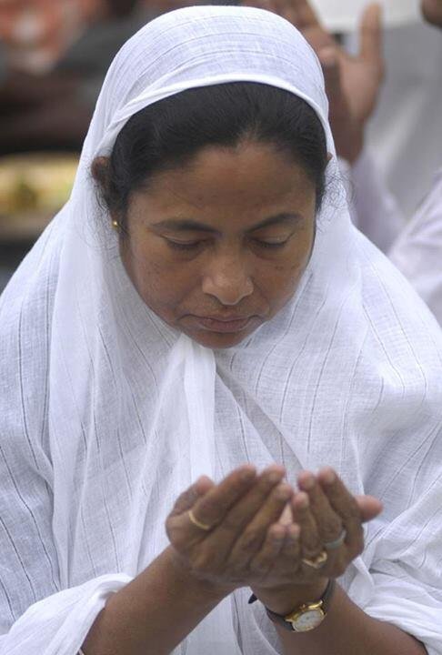 RunRun60S's tweet photo. @MamataOfficial https://t.co/qiFIsCBxyG