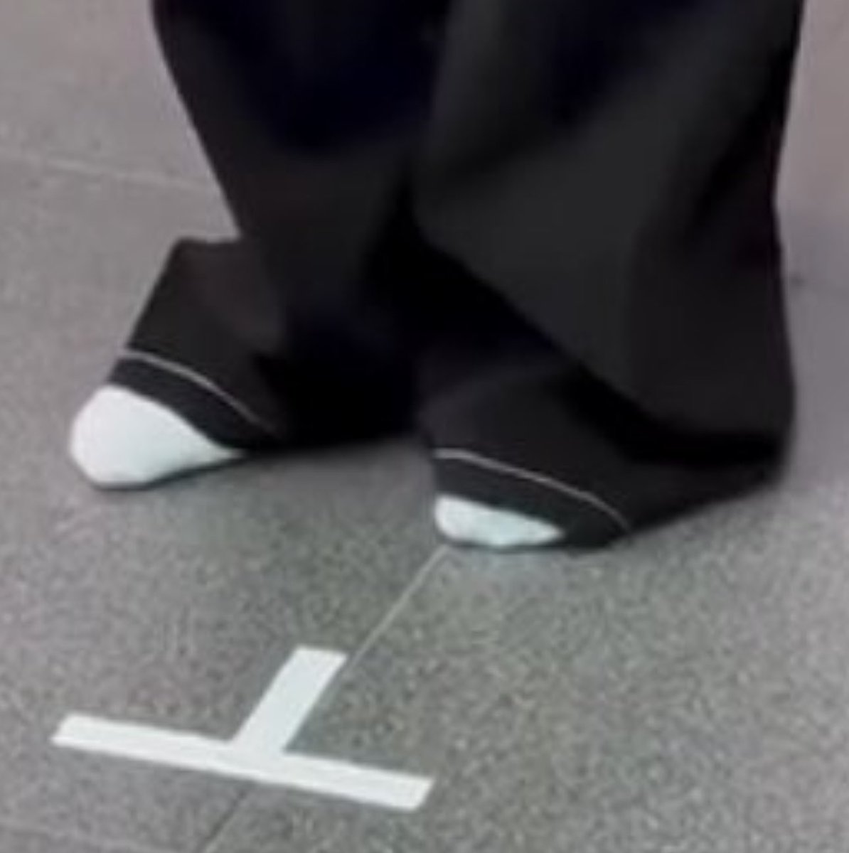 cluelessp1's tweet photo. he needs some heels https://t.co/vzwhLxZWND