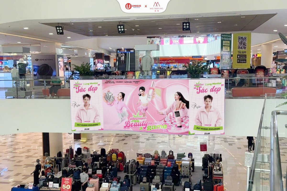 UniqueOOH's tweet photo. [MEISHANG x UNIQUE OOH] COLORKEY KHUẤY ĐỘNG SC VIVOCITY TRƯỚC THỀM SỰ KIỆN SHEGAMES VỚI QUẢNG CÁO MÀN HÌNH LED
#UniqueOOH #UniqueWorkHard #OOH #quangcaongoaitroi #quangcaongoaitroiUnique #quangcaomanhinhled #DOOH #quangcaomanhinhkythuatso #ledmedia #meishang #colorkey https://t.co/EVjGaWxrY5