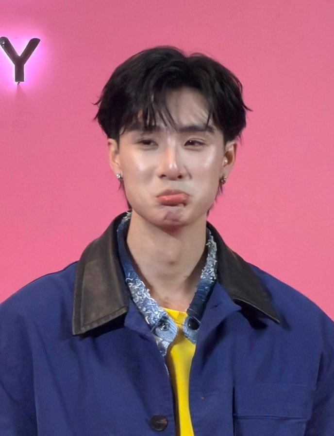 Aelounn's tweet photo. Just too cute to handle 😍💕
#tee_vtp
#dewtee https://t.co/UwOqNhBWAL