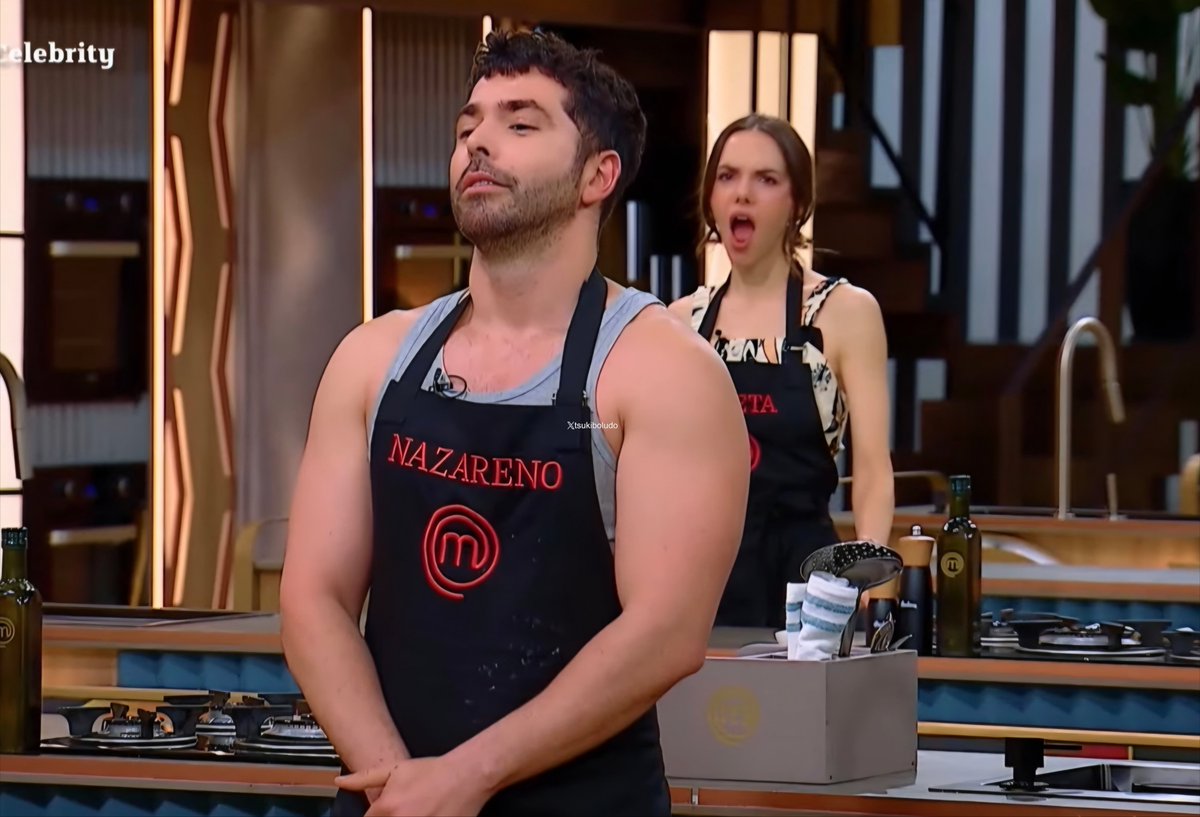 tsukiboludo's tweet photo. TODAS fuimos julieta cuando nazareno se sacó la camisa. #MasterChefCelebrity https://t.co/9Urc4q4WjF