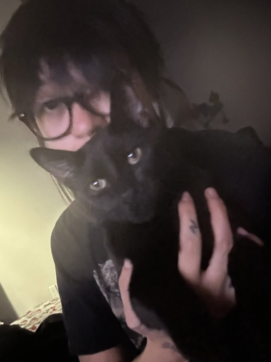 aleonx_x's tweet photo. This is him https://t.co/6gqpTNegTZ