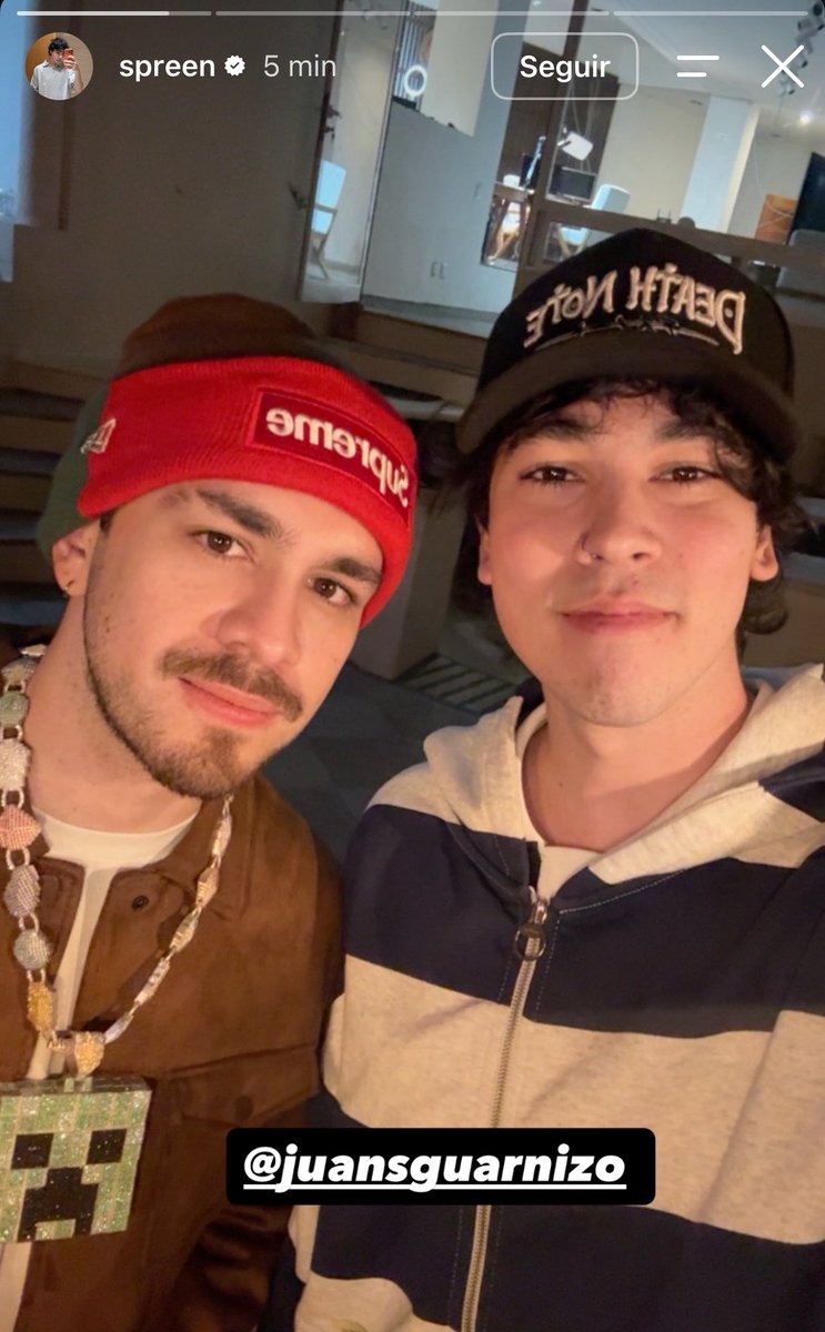 tearjsg's tweet photo. quién me iba a decir a mi que el que nos iba a dar un pixel de juan iba a ser spreen https://t.co/QnFLhfnKDd