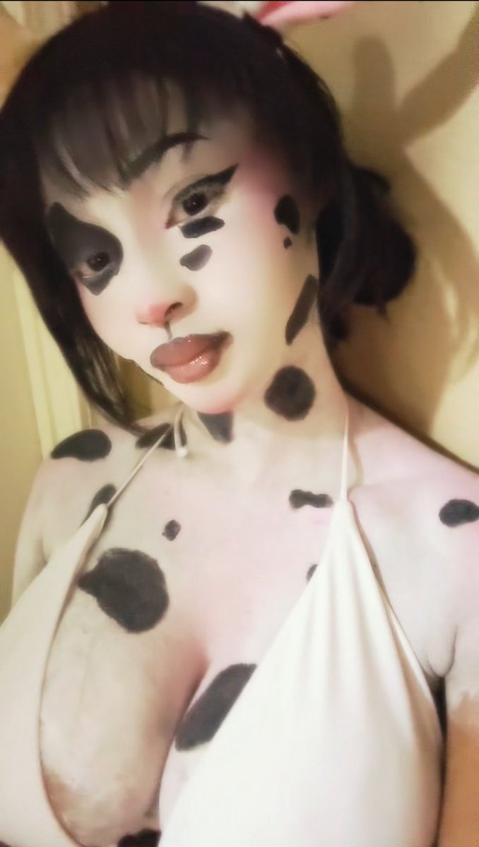 cutebutfatal's tweet photo. Milk me perhaps https://t.co/J6uXbvvANv