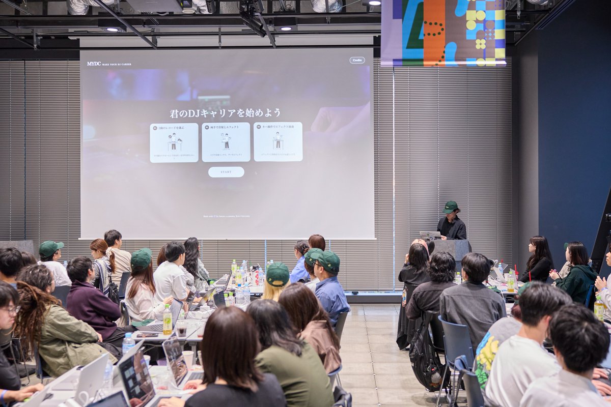 FigmaJapan's tweet photo. @tsuvic 準優勝に輝いたのは2作品🥈

🎧「Make your DJ Career」
手の動きで音量をコントロール！誰でもDJ気分を楽しめる作品　@za_25_az

🌍「星を旅する」
星ごとの重力の違いを感じられるユニークな学習ゲーム！ @shiminpoolheiko @hatopoppo_kana

おめでとうございます🎉 https://t.co/6x4Yd1amhP