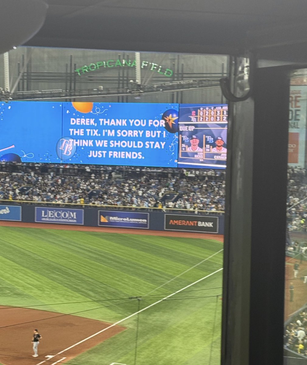 baseballisdead_'s tweet photo. Great night for the Rays. Brutal night for Derek.

(via @DaniWex) https://t.co/wS8WrCv8rS