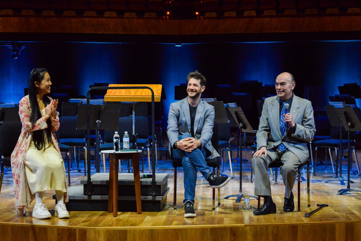 OFUNAM's tweet photo. ¡Gracias por acompañarnos en el inicio de la Tercera temporada!

Participaron: Andrés Salado, director huésped / Leia Zhu, violín

#MúsicaUNAM #CulturaUNAM https://t.co/clfBU2FiZ2