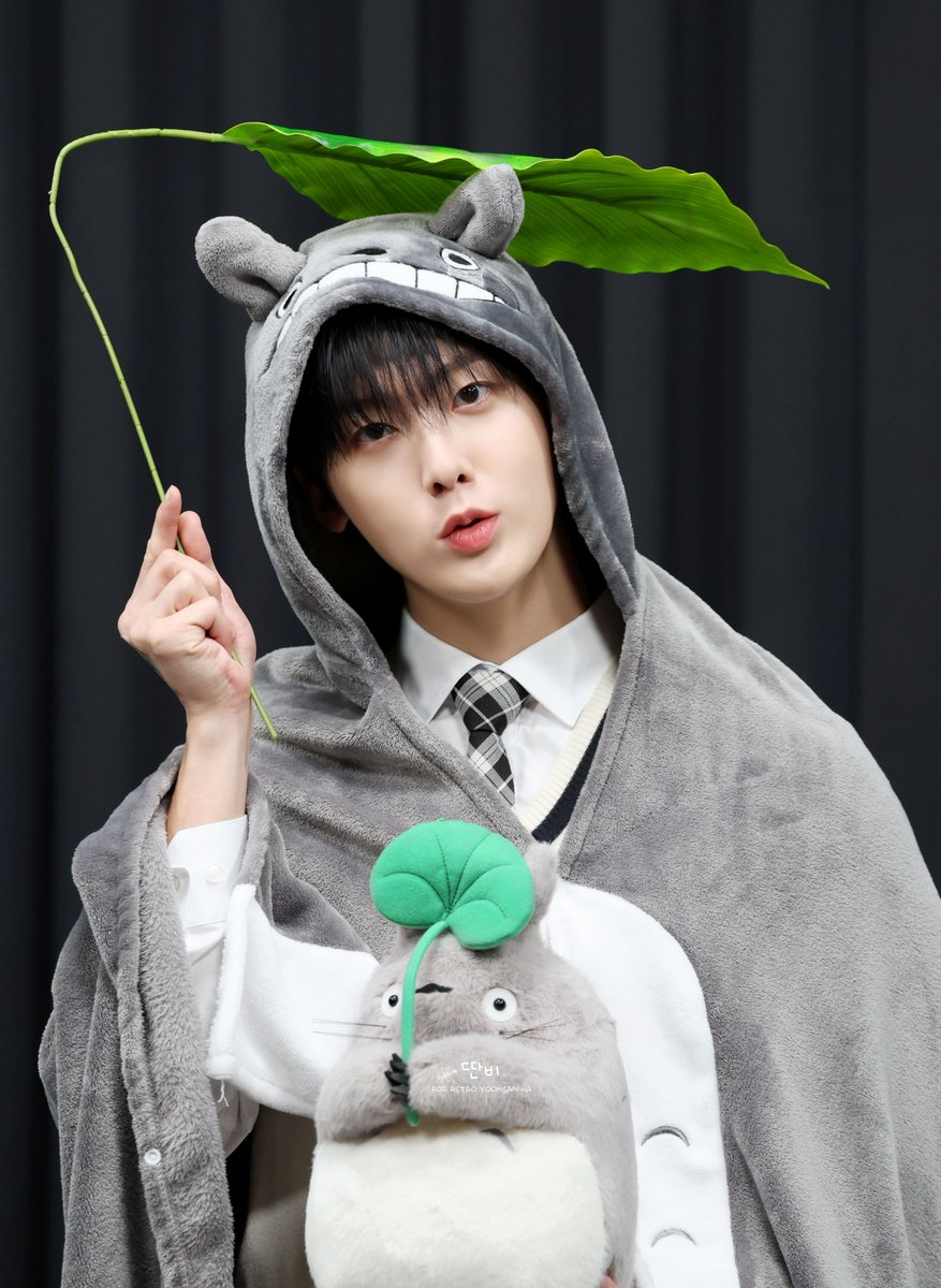 ddanbi_0321's tweet photo. 작년 이맘때 토토로 따나 

#윤산하 #YOONSANHA #ユンサナ #아스트로 #ASTRO #윤산하로_물들어 https://t.co/lHjPdBQaDP