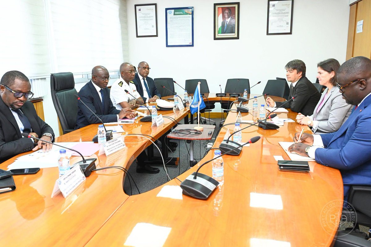 PortAbidjan's tweet photo. 𝐂𝐎𝐎𝐏𝐄́𝐑𝐀𝐓𝐈𝐎𝐍 𝐄́𝐂𝐎𝐍𝐎𝐌𝐈𝐐𝐔𝐄 : 𝑳𝑬 𝑷𝑶𝑹𝑻 𝑨𝑼𝑻𝑶𝑵𝑶𝑴𝑬 𝑫’𝑨𝑩𝑰𝑫𝑱𝑨𝑵 𝑬𝑻 𝑳𝑬 𝑪𝑨𝑵𝑨𝑫𝑨 𝑬𝑿𝑨𝑴𝑰𝑵𝑬𝑵𝑻 𝑫𝑬 𝑵𝑶𝑼𝑽𝑬𝑳𝑳𝑬𝑺 𝑷𝑬𝑹𝑺𝑷𝑬𝑪𝑻𝑰𝑽𝑬𝑺 𝑫𝑬 𝑷𝑨𝑹𝑻𝑬𝑵𝑨𝑹𝑰𝑨𝑻 https://t.co/WeYYcybKlO