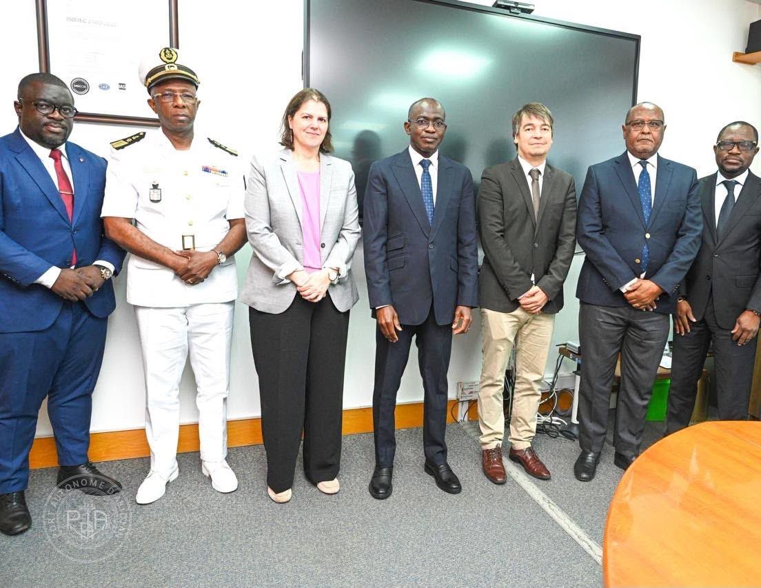 PortAbidjan's tweet photo. 𝐂𝐎𝐎𝐏𝐄́𝐑𝐀𝐓𝐈𝐎𝐍 𝐄́𝐂𝐎𝐍𝐎𝐌𝐈𝐐𝐔𝐄 : 𝑳𝑬 𝑷𝑶𝑹𝑻 𝑨𝑼𝑻𝑶𝑵𝑶𝑴𝑬 𝑫’𝑨𝑩𝑰𝑫𝑱𝑨𝑵 𝑬𝑻 𝑳𝑬 𝑪𝑨𝑵𝑨𝑫𝑨 𝑬𝑿𝑨𝑴𝑰𝑵𝑬𝑵𝑻 𝑫𝑬 𝑵𝑶𝑼𝑽𝑬𝑳𝑳𝑬𝑺 𝑷𝑬𝑹𝑺𝑷𝑬𝑪𝑻𝑰𝑽𝑬𝑺 𝑫𝑬 𝑷𝑨𝑹𝑻𝑬𝑵𝑨𝑹𝑰𝑨𝑻 https://t.co/WeYYcybKlO