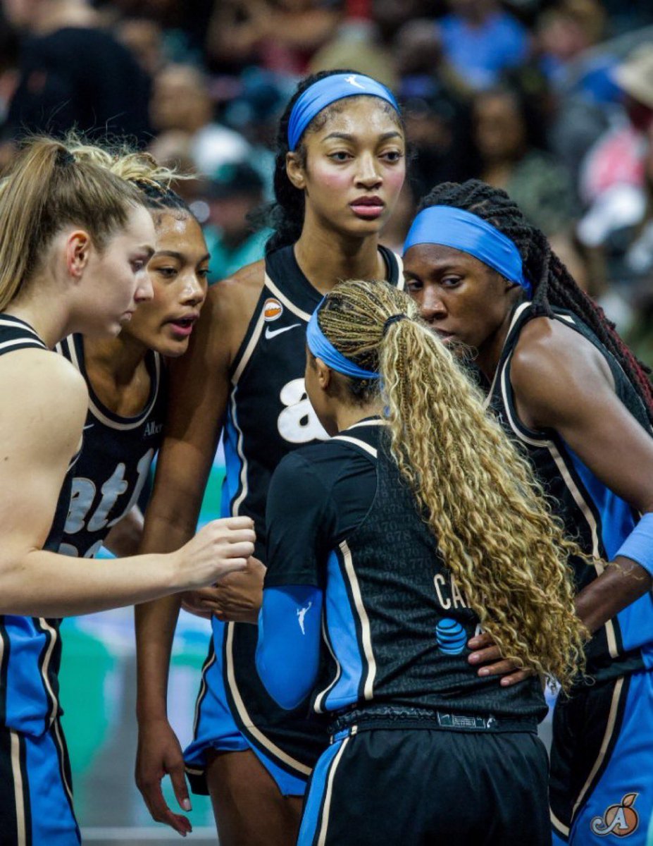justdarri's tweet photo. Angel Reese Put the team on her back TONIGHT‼️Atlanta Dream with the WIN! #GoDream https://t.co/ajf0DeCtK2