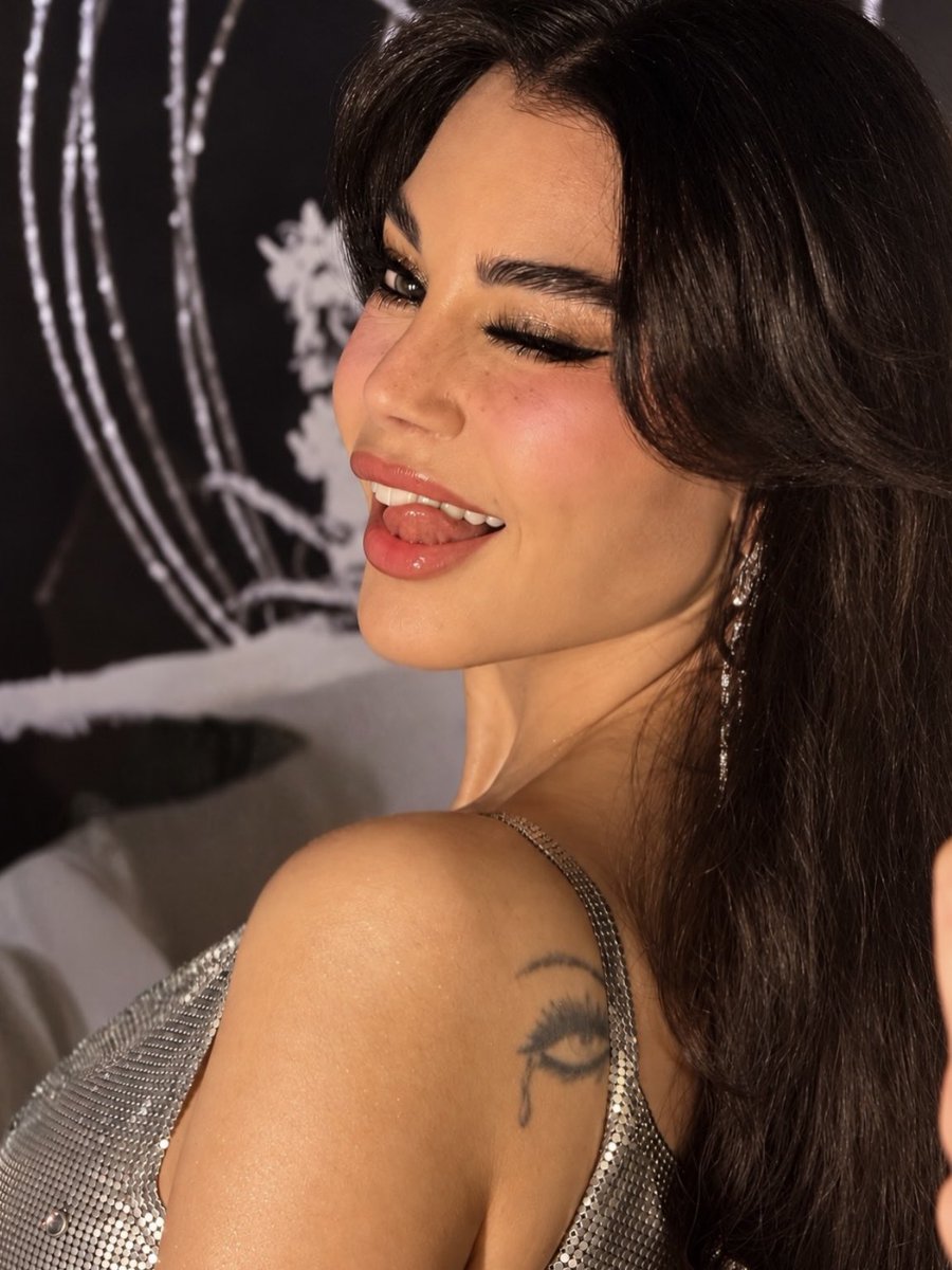 theonly1haifa's tweet photo. فكتوريا سيكرت فكروا فيها https://t.co/aDE8hbyECu