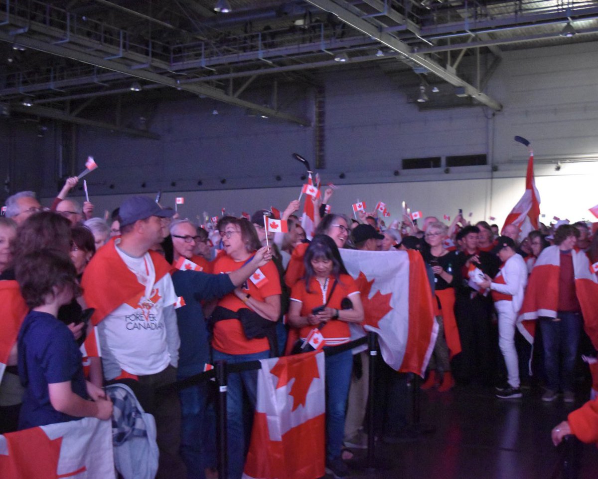 EleanorO_MP's tweet photo. Merci, l’Alberta.

Aux bénévoles extraordinaires, aux organismes et aux leaders communautaires qui ont travaillé sans relâche pour rassembler les Albertaines et les Albertains et défendre notre place au sein du Canada, merci.

Et à toutes les Albertaines et à tous les Albertains qui ont fait entendre leur voix dans les bureaux de vote aujourd’hui, merci d’avoir contribué à façonner notre avenir.