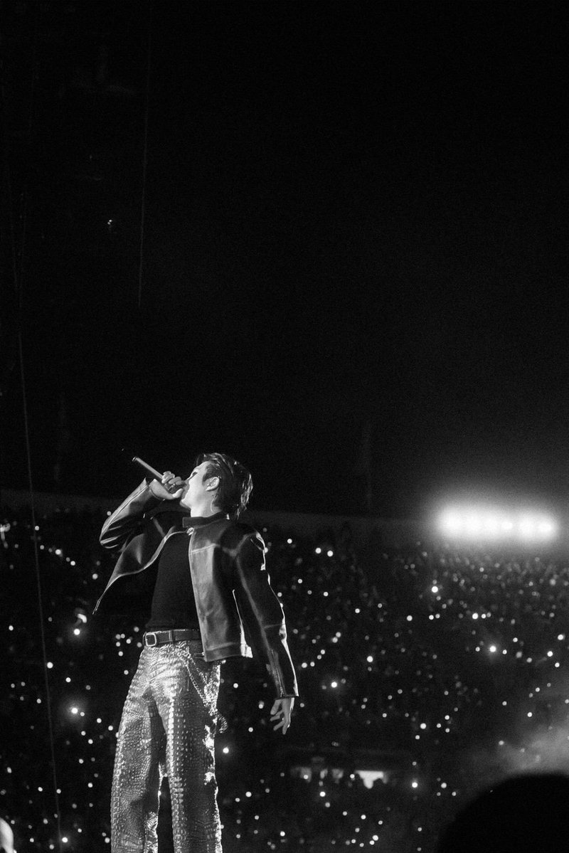 narmjoon_'s tweet photo. Stand up straight amidst the hustle and bustle of joy. https://t.co/KKE6A0d5OT