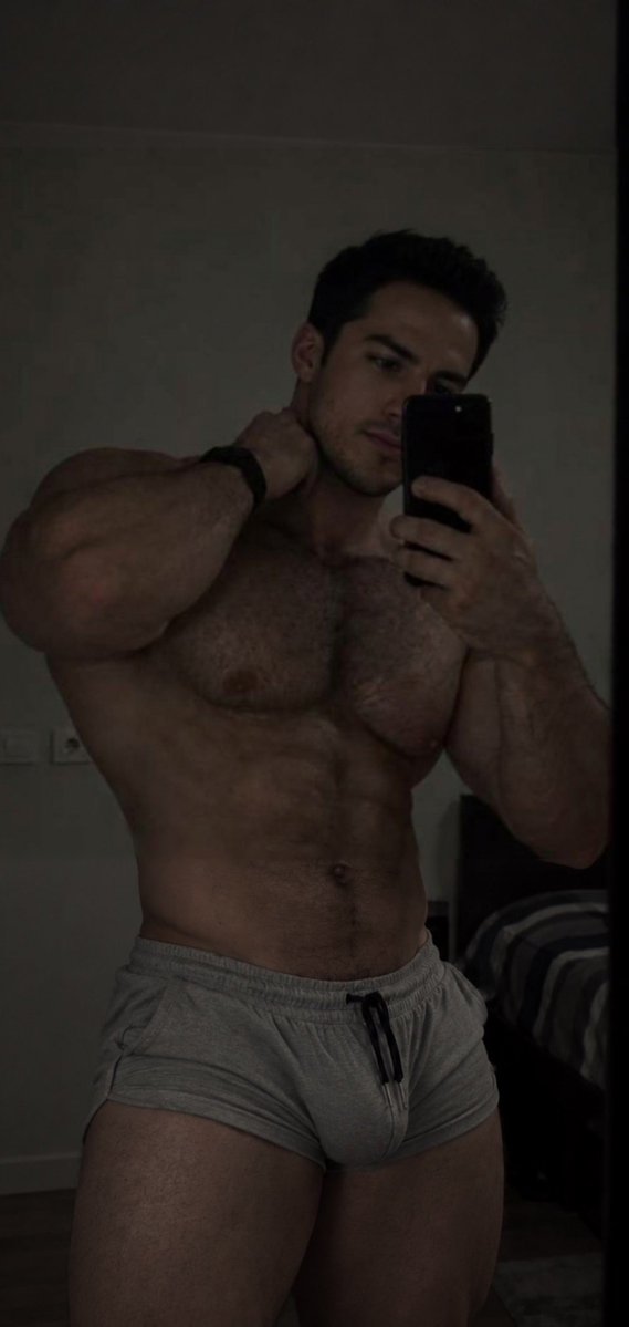 Tylerlockwh6's tweet photo. Estoy aburrido que tal si vienes y cabalgas mi verga un rato? Quiero preñar a una putita con mi vergota https://t.co/CaKVIH3fQZ