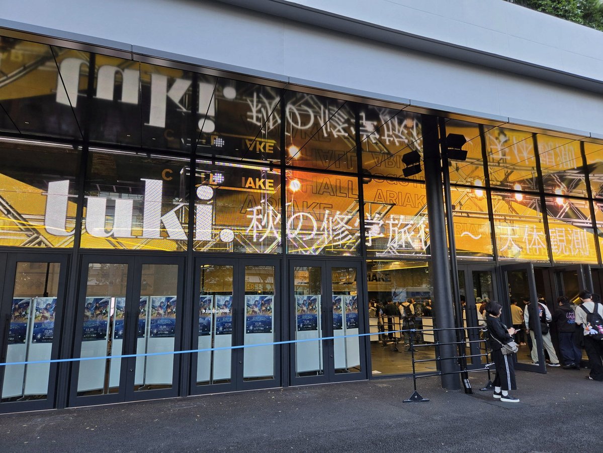Nisreen14141's tweet photo. liminalspace→ミームの大元
backroom→liminalspaceから派生、ホラー色強めストーリー性あり、人やお化けが出てくる
dreamcore、poolcore等→liminalspaceの中の分類の一つ
という認識なんだけど合ってる？ちなレイトショー後とか閉店間際のショッピングモールが特にリミナル感あってすき😘 https://t.co/xdTHacF9yw