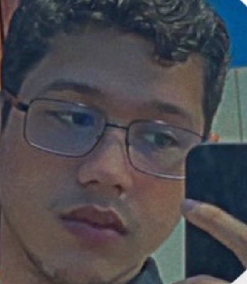 onlyariri's tweet photo. eu também to rindo tanto dante https://t.co/khq5Evy8ju