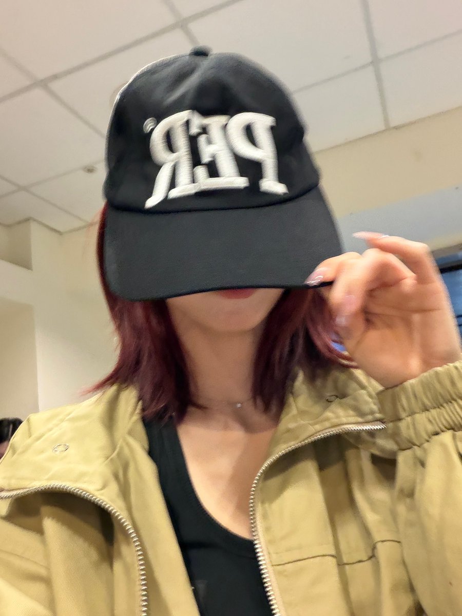 kimnaky7's tweet photo. 261020 #김나경 코스모룸 ✉️ 
#트리플에스 #tripleS #나경 https://t.co/DNQzvHRNYZ