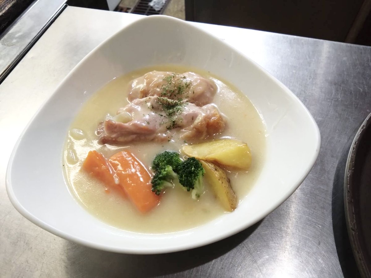 isobe0819's tweet photo. 2026/10/20
本日の日替わりランチ
【鶏ももホワイトシチュー定食】
本日の海鮮ランチ
【漬はまちナムル丼】

#日暮里ランチ #日暮里グルメ 　#日暮里居酒屋　#くいしん坊大将

ランチ営業
月曜~金曜　11:30~14:00

居酒屋（夜）営業
月曜~木曜　16:30~23:00
金曜・土曜　16:30~23:30
日曜・祝日　定休 https://t.co/4IGMmdotY7