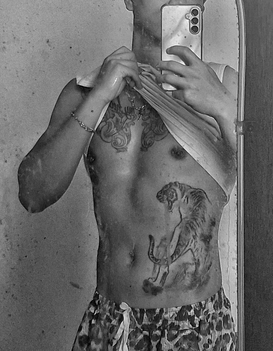 myxiswinglok's tweet photo. Do u wanna sex with me tonight ?
#BI #GAY #HkGay #HkGayBoy #HongkongGay #HongkongGayboy #Tattoo #Tattoos #Body #GymFit #GoodLook #DoYouWannaSexWithMeTonight #X #Twitter #IG #Instagram #Grindr
。
。
。
只想在你的候選名單里
成為你的小寵兒
I do. https://t.co/0QZRLPYMaV