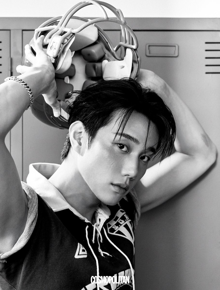 takrungzz's tweet photo. 코스모폴리탄 X 맥플랜 화보 떴다...♡ 

#인탁 #intak https://t.co/sAowgCUwHP