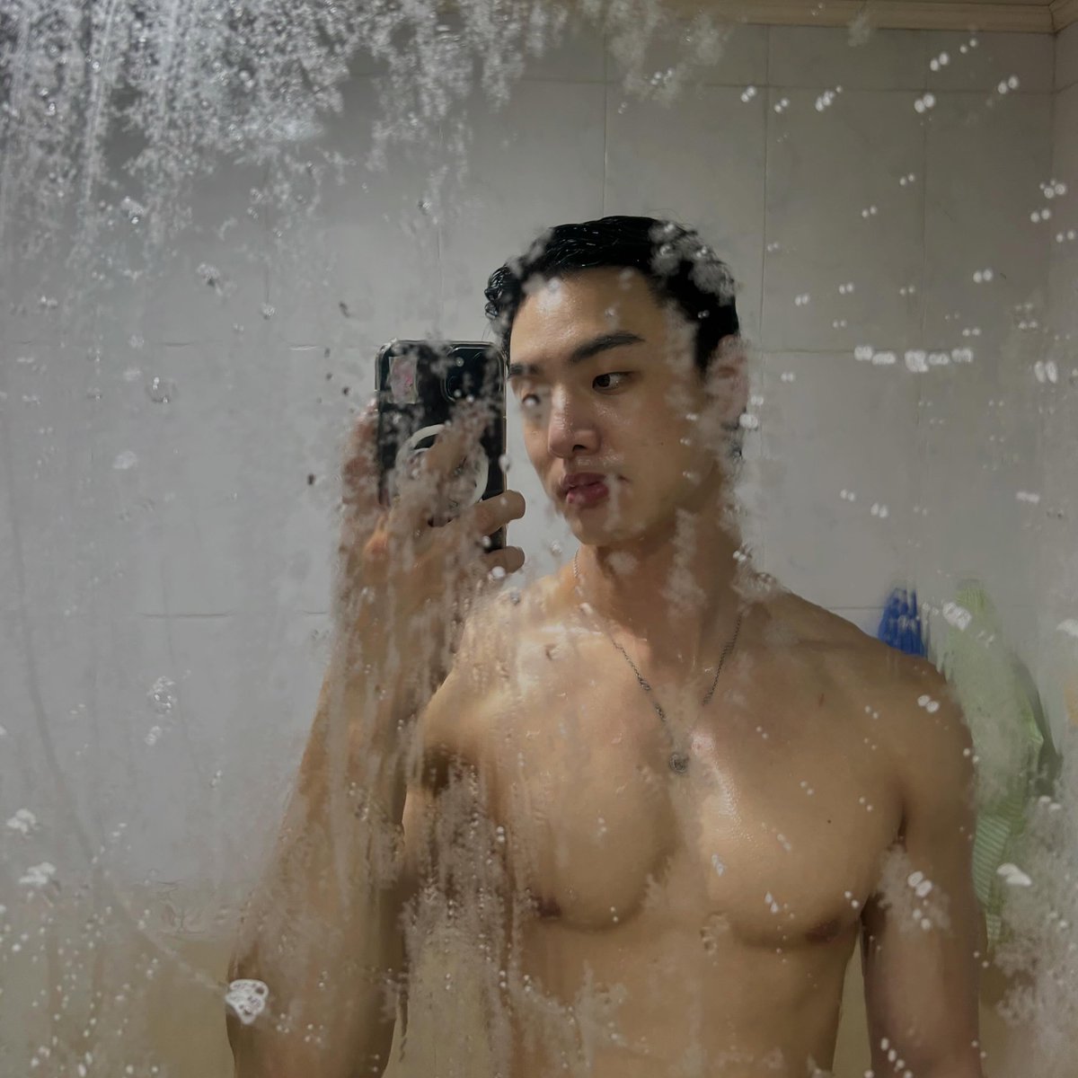 kbi6424's tweet photo. 운동하고와서 땀냄새나는데 ㅇㄹ해줄사람... 빨리고싶넨..
#게이 #게친소 #ㄱㅊㅅ #운동 https://t.co/jtQoMDGjFV