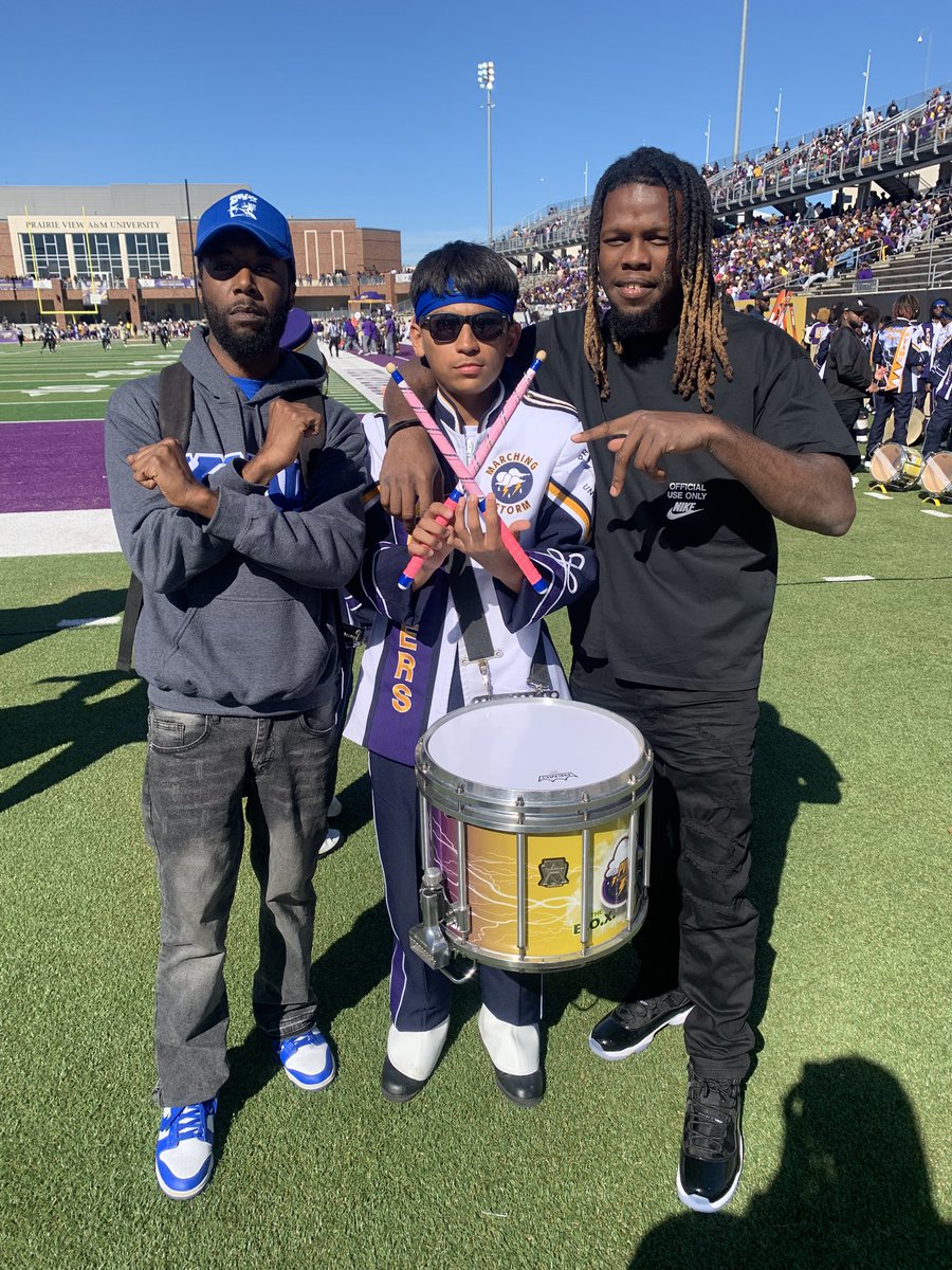 dj__dagreat's tweet photo. On the sideline with it! Halftime vibes #PVHC2k26 💜💛 https://t.co/ukadLmcsIF
