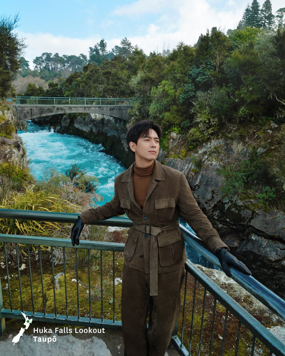 1019source's tweet photo. 261020 Tourism New Zealand Instagram
#LiXian #李现 #리시엔 @PureNewZealand 

Li Xian is back! Nau mai, haere mai (welcome) to our Chinese ambassador, this time exploring the North Island 🕵️

From Māori culture and fresh lake fish to geothermal landscapes, he packed a lot into this trip.

What would you put on your list?
#NZMustDo #NZBucketList #FEEL100inNZ