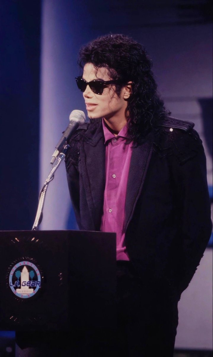 lethjackson_'s tweet photo. Era Bad never looked so purple. 🎶💜 https://t.co/UZvDNR76uk