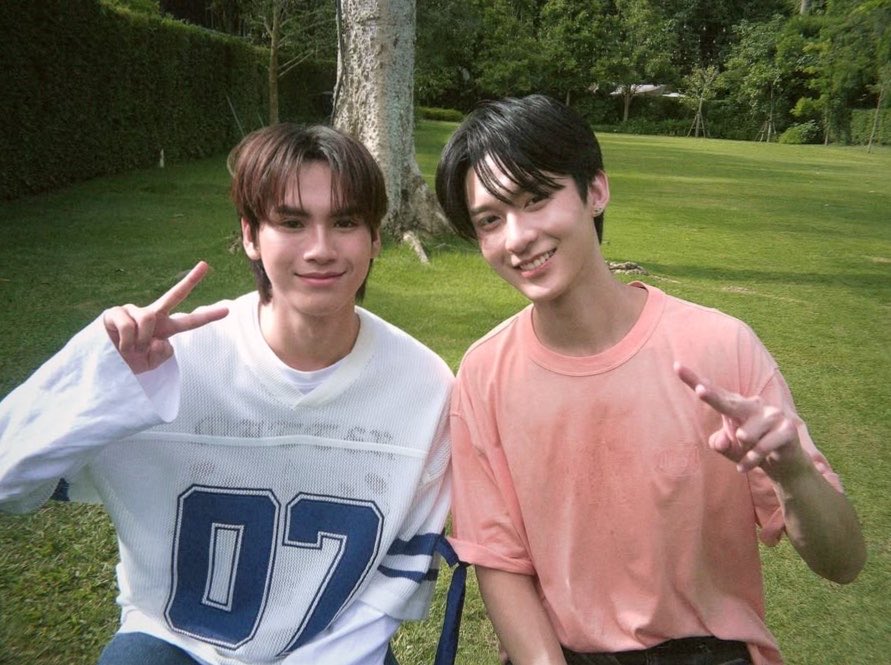 pitapatji's tweet photo. D-1 #moothunt

hiii! looking for #bltwt moots

➵ she/her | 08
➵ filo
➵ love gmmtv/dmd cps
➵ i would love more #ryujinpatji and #pondphuwin fans!
➵ loves lykn and jasper

♡ /↻ to be moots🫶🏼 https://t.co/62wBxaYBdx