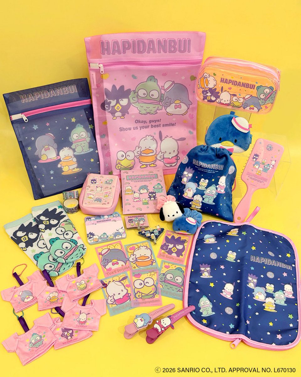 thankyoumart's tweet photo. みんなとなら、どんなことも“だいじょうぶい”！✨

『#はぴだんぶい』の新商品が登場🎉
仲良し感たっぷりのデザインがかわいい🎶

使うたびに元気をもらえちゃいそうな
アイテムをぜひチェックしてみてね💖

🌈WEB先行予約：10/21(水)12:00～
🌈店頭販売：11月中旬～入荷順次
https://t.co/ut6ZGQlYm1 https://t.co/QkC7WsCZtE