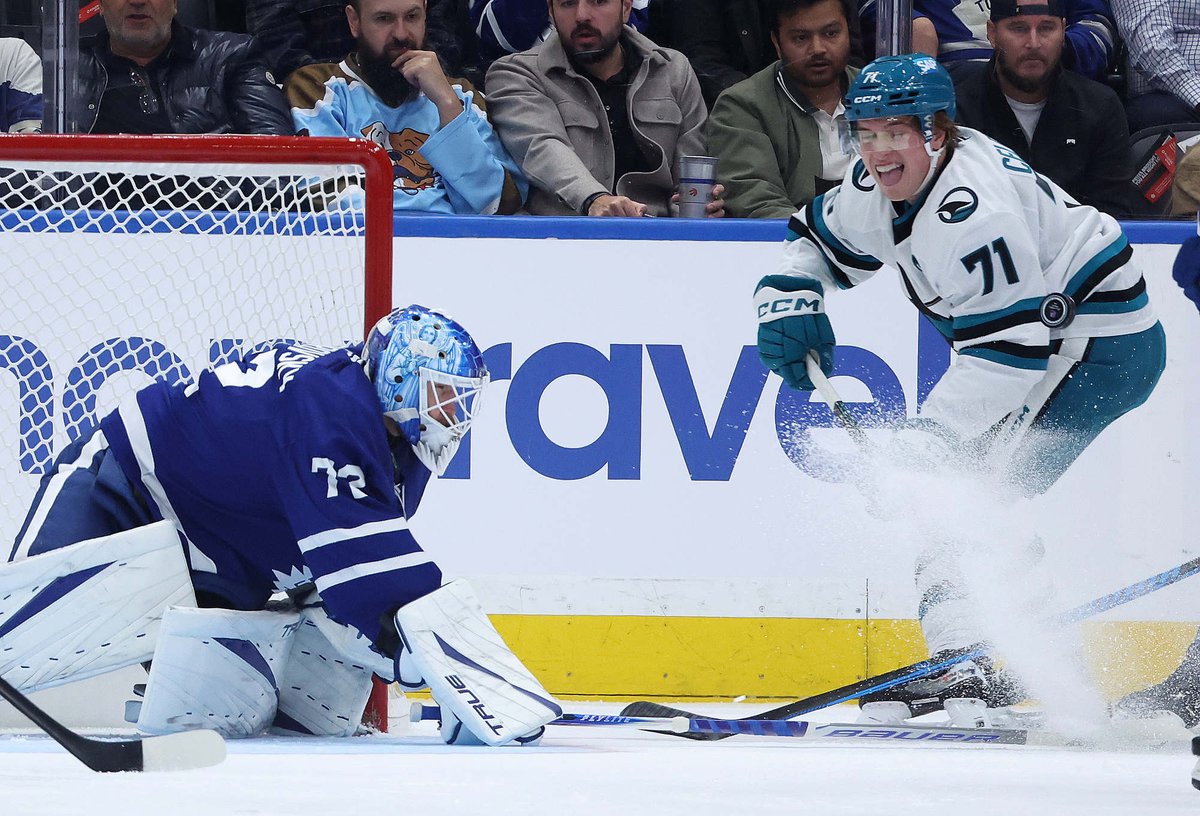 SteveRussell's tweet photo. Leafs Win! Leafs Win! Leafs Win!
The Maple Leafs beat the San Jose Sharks 3-1!
#LeafsForever #leafsnation https://t.co/aGk3ZP3rdh
