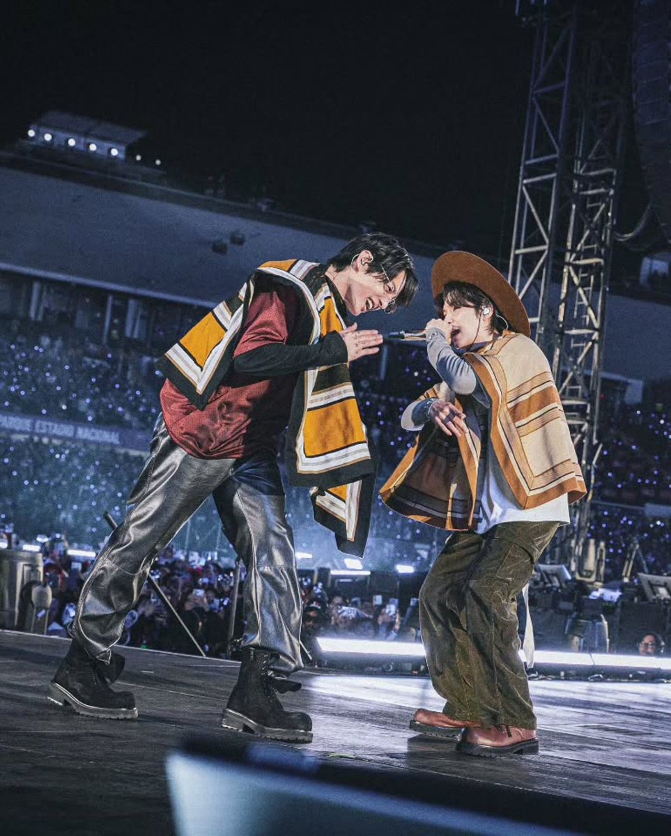 camlovesyoongi's tweet photo. YOONGI MADE YOONKOOK INSTA OFFICIAL https://t.co/X67AZLOfKv