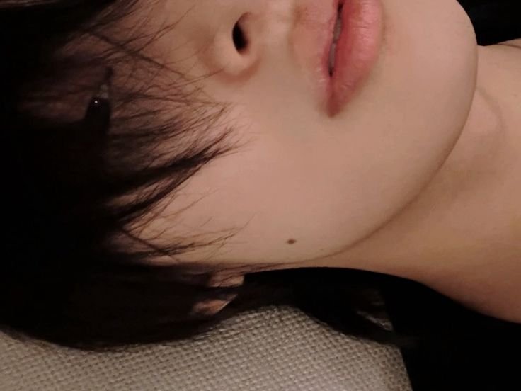 moonlluverr's tweet photo. ㅤ
ㅤ
yawns. good morning~  gonna spend my whole day at bed with him so.. hoping and wishing everyone to have a good tuesday. 
ㅤ
ㅤ https://t.co/HYcvCQ6ArO