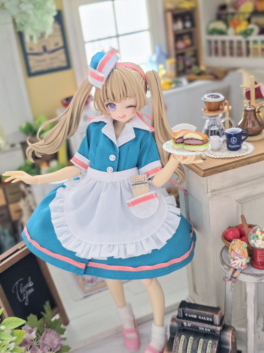 Hanamurasaki_a's tweet photo. アメリカンダイナーなカーラちゃん☆

#ドール
#BikiniStyleCARA https://t.co/kVVOBr3Hag