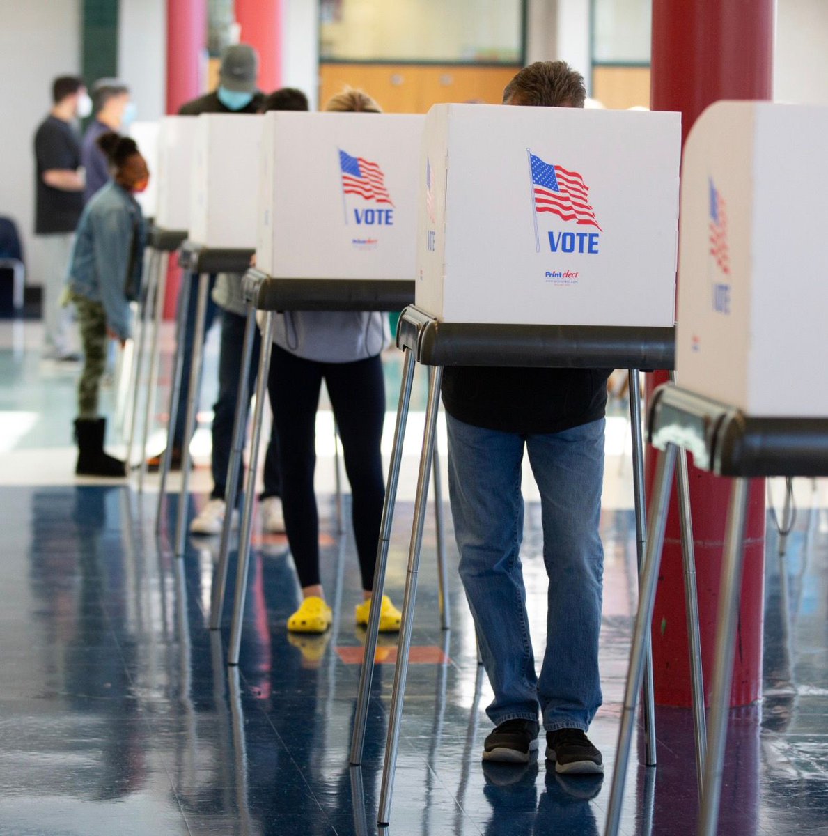 NoLieWithBTC's tweet photo. Many blue areas in Texas are reportedly surpassing presidential election-level turnout after the first day of early voting. https://t.co/CQnbPdlW7J