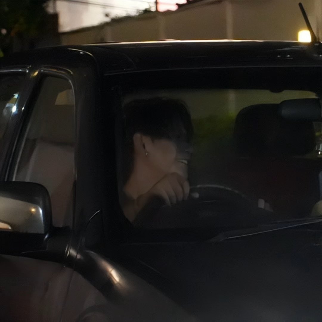 Holic199x's tweet photo. หนูมีคำถามค่ะ พี่เป็นคนดีใช่มั้ยคะ 👁️👄👁️
#WriteYouAgainQ1
#WriteYouAgain
#คริสสิงโต https://t.co/BSleIzjV4e
