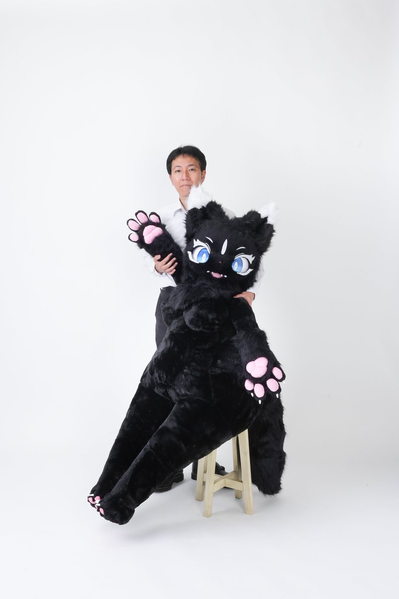 AnthroMate's tweet photo. お待たせいたしました！

AnthroMateキャラクタードール
「等身大メイちゃん」
製作受付中です！
https://t.co/MFT3IhAAsn
身長160cm（耳先まで170cm）
Ｂ115
Ｗ110
Ｈ175
wait約10kg強
インナーポケット 20cm 2か所
価格350000円＋送料
納期目安 2か月～

等身大だからこそ味わえる存在感と実際にキャラクターに触れて楽しめる魅力があります！
全身全霊心を込めて製作いたします！

メイちゃんとの暮らしを楽しんでいただけましたら幸いです！
AnthroMateは皆様からの応援を新しい製品、新しいサービスとして皆様に還元いたします！
何卒よろしくお願いいたします！