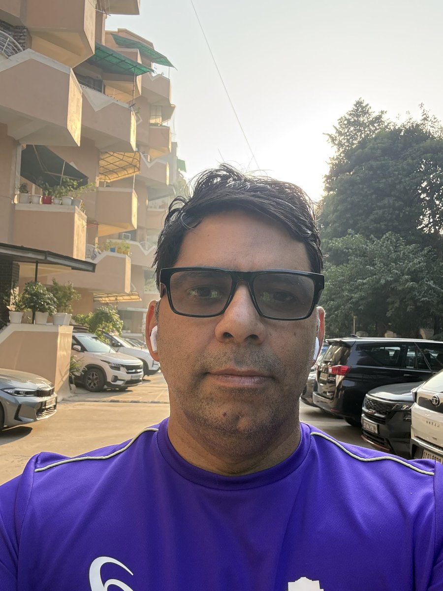 drrajiv_run's tweet photo. Good morning. Talent and luck mean nothing without discipline. For every 100 half-marathon finishers, about 10 finish a full. A half can be a season. A full is a lifestyle. 8.28 km walk at 5:48 AM. Strategy tomorrow.
#Discipline #Running #Marathon #Consistency https://t.co/sGCSbbhsIy