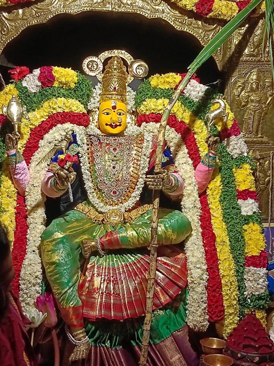 Nikhil_Prince01's tweet photo. Andhariki Happy Dasara Guys🔱🔱🙏🏻🙏🏻 https://t.co/LB3xUQGaMP