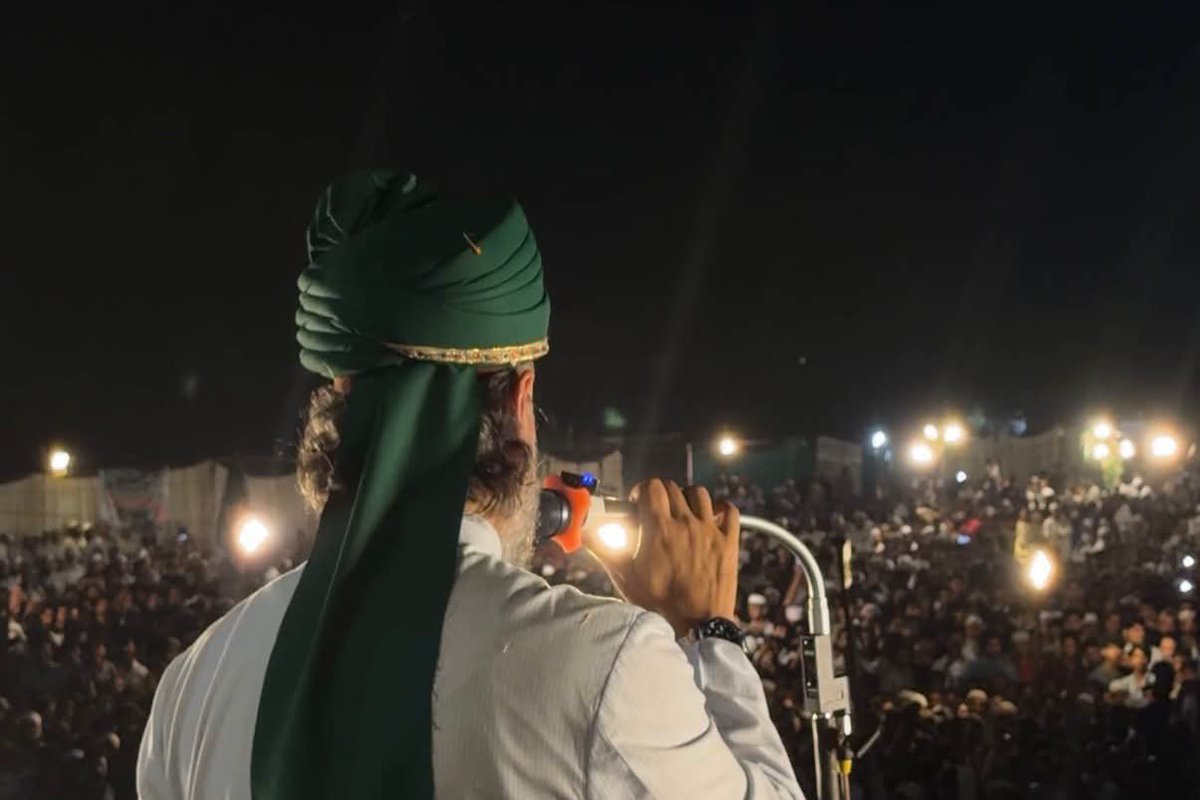 imchdni's tweet photo. कुछ अरसे पहले किसी को लगता था के ये शख्स इंक़लाबी है 

इसकी रगो में लहू नहीं पारह दौड़ रहा है यही है जो हिन्द मुसलमानों की तकदीर बदलेगा इनकी अज़मत रफ्ता को वापस लाएगा 

आपमें से जिस जिस को लगता था या अभी भी लगता है 

बिना तकल्लुफ के बताएं .. https://t.co/w1XBoyV7bu